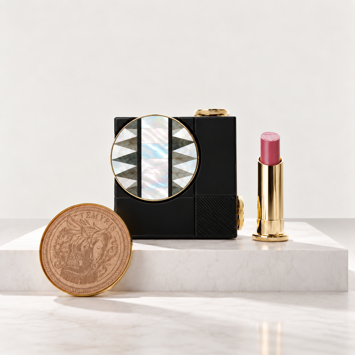 Beauty Minaudière - Mother of Pearl Radiance