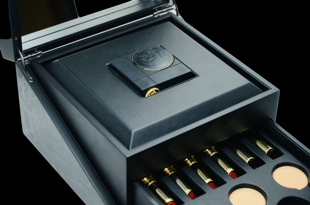 Le Coffret Ultimate – minaudière “Eclat Noir”